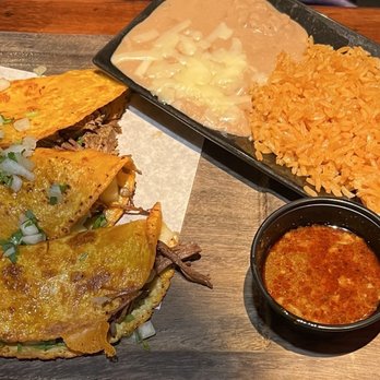 Adelita's Mexican Restaurant Cassville Menu: A Definitive Guide to Authentic Missouri Mexican Cuisine