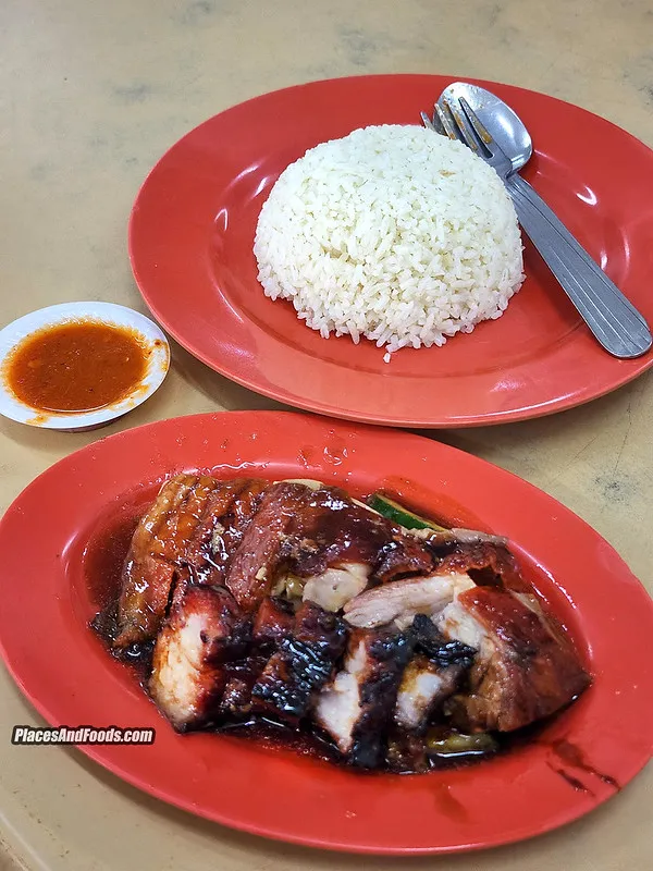 Ming Kee Restaurant Queue and Atmosphere