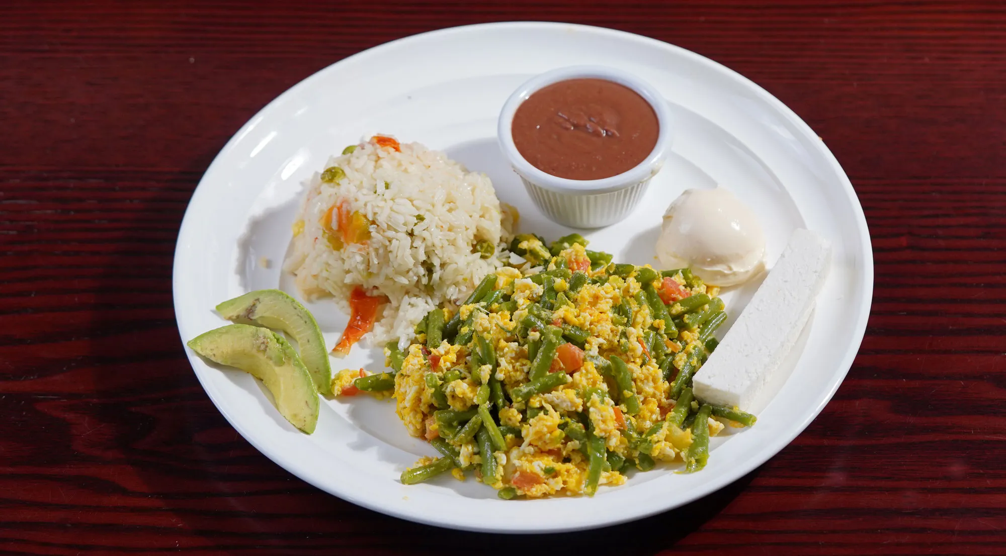 Green beans and eggs, a healthy option on the armenia restaurant menu
