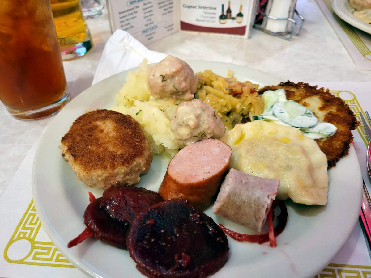 sawa's old warsaw restaurant menu: A Comprehensive Review of the Broadview Polish-American Buffet